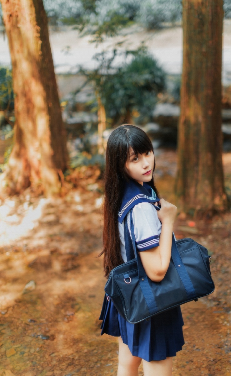 感谢锤锤提供的文案翻译,拍照不如玩水吧! - 佳