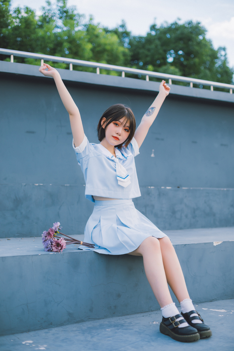 蓝色水手服 - soushou - 图虫