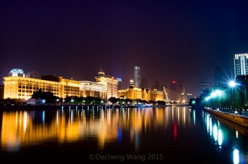 轻霾下的海河夜景