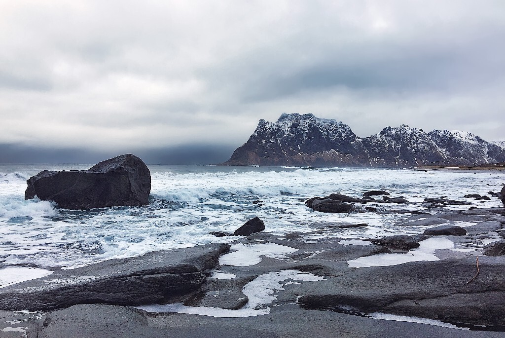 Haukland Beach,经典拍极光机位,我们到达时天气很糟糕。