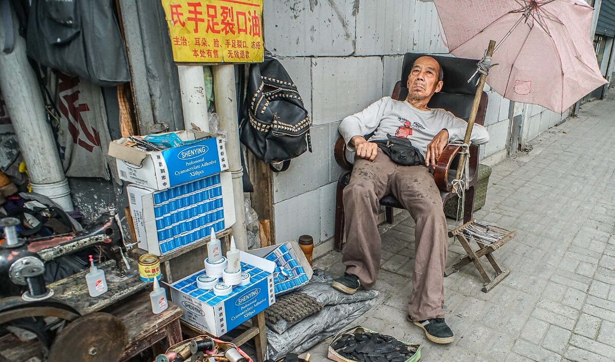 街边修鞋大爷 - 纪实, 街拍, 上海, 胖电塔与街头
