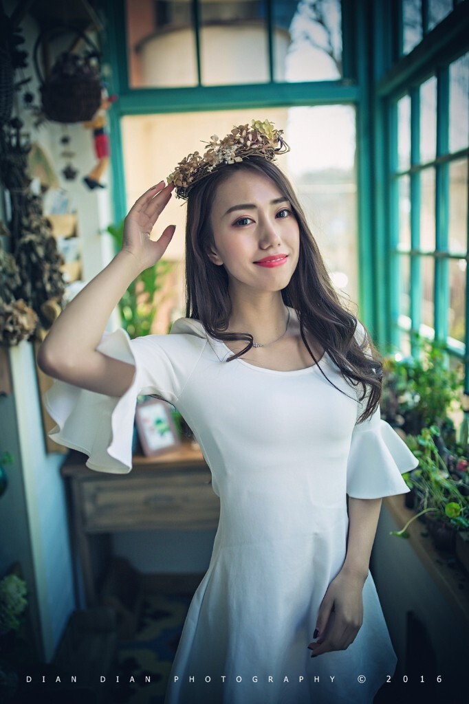 每次走过这件咖啡屋<br />
忍不住慢下了脚步
