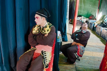 草台人像7、2012年.jpg