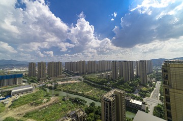 997751