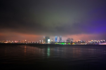 黑云压城