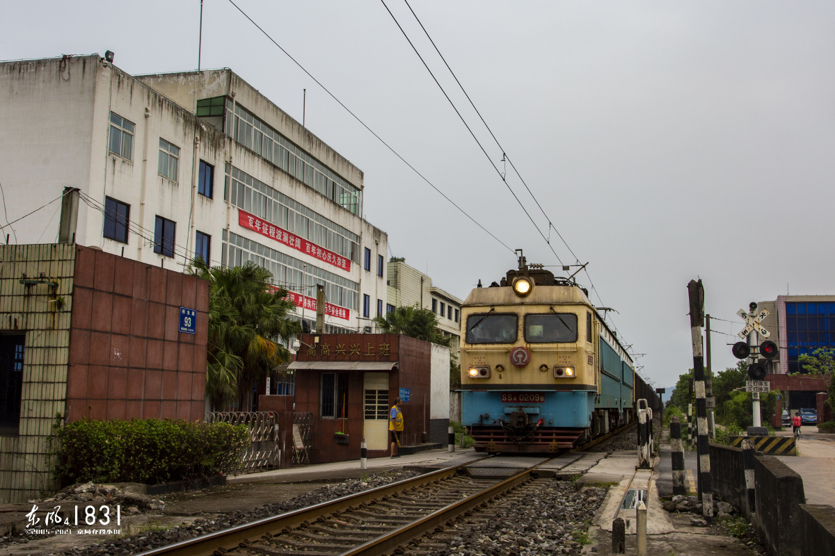成昆长歌 · 西昌机务段十周年 - 京局介段小df - 图虫