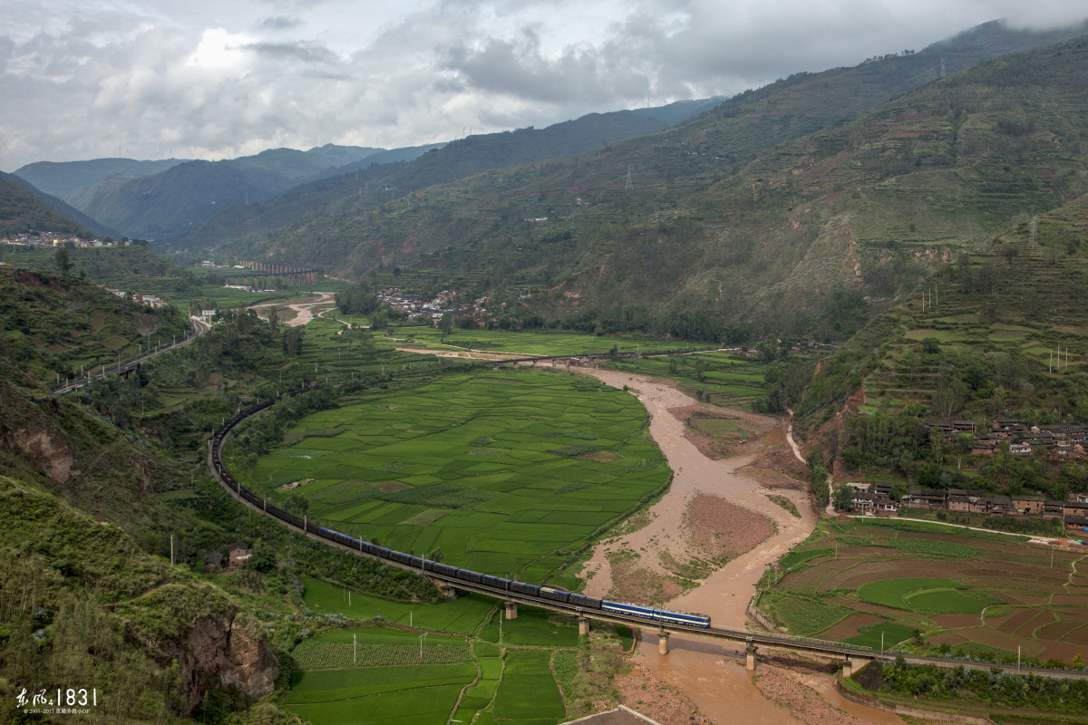 成昆长歌法拉展线