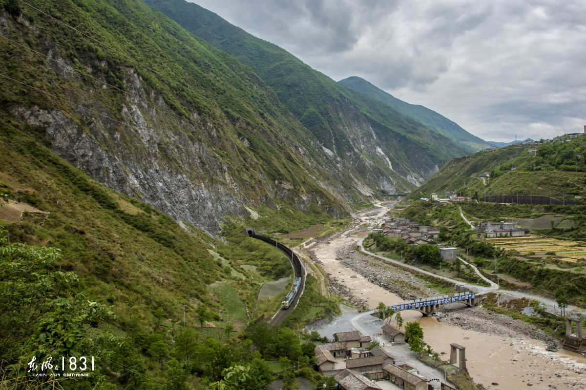 成昆长歌乃托展线二