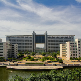 老图新传—聊城大学西校区综合实验楼