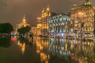 雲歌唱:又有喜 又有愁 老天為何老是讓我在雨中拍照