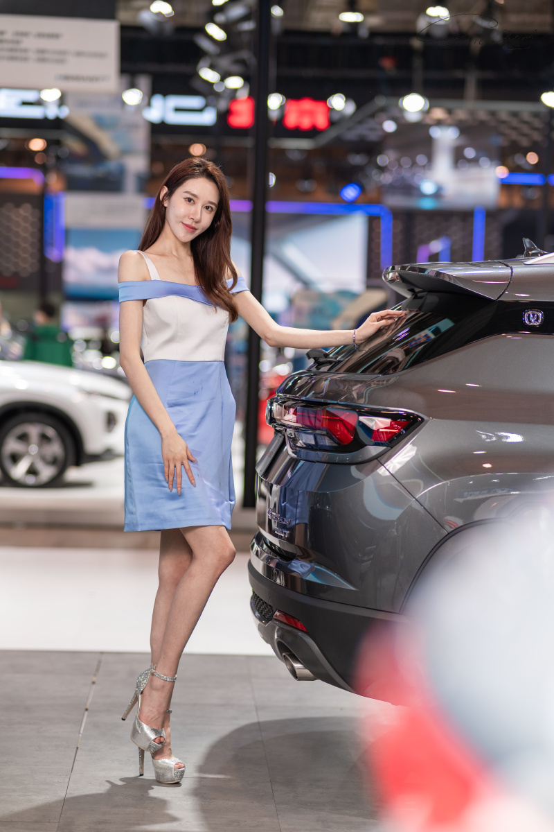 2021青岛春季车展王雨菲