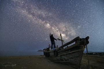 似此星辰非昨夜，为谁风露立中宵