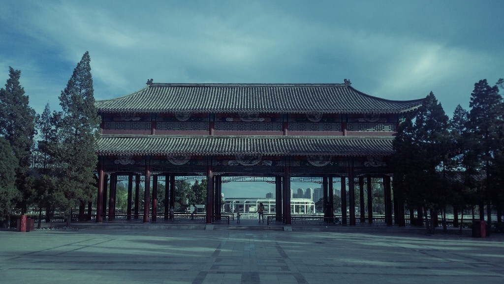 蓝青色偏
