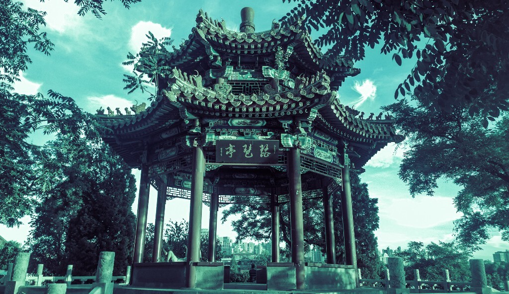 蓝青色偏