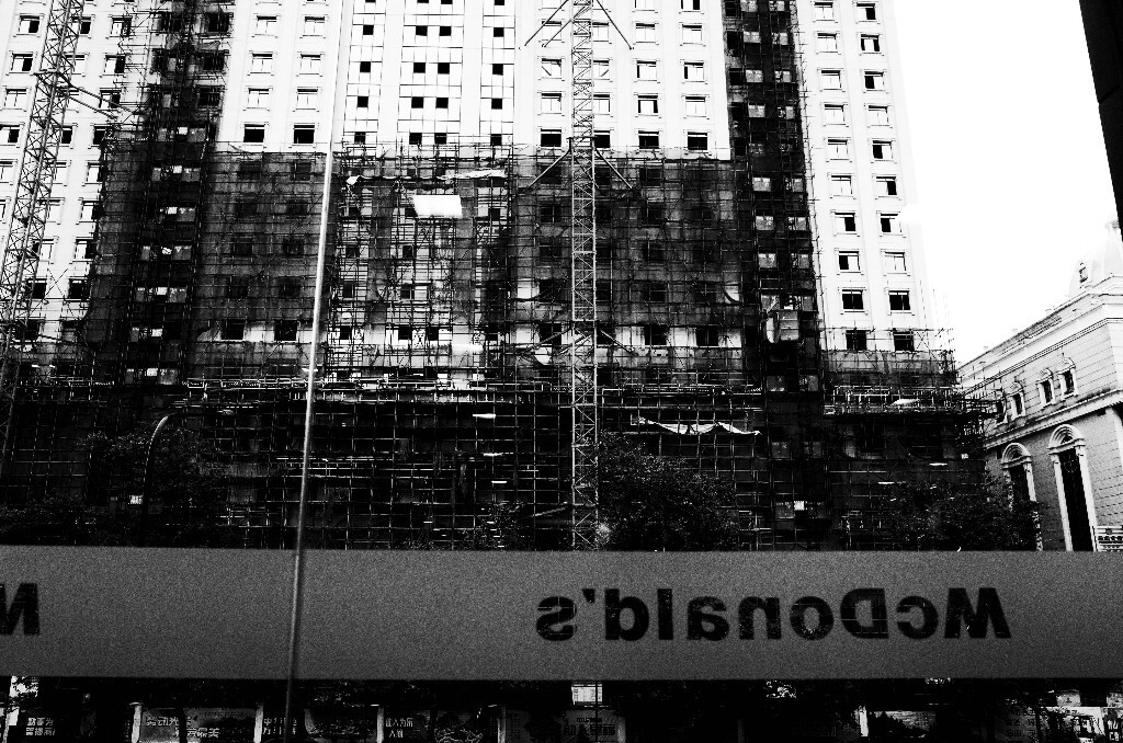 窗外的建筑工地 - 黑白, 南宁, 人文, 28MM, 印象