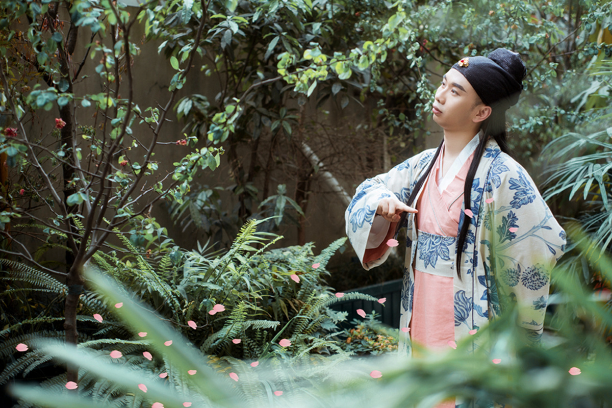 剧照:血雨腥风的武林里盛不了柔软的爱情,滔滔浪潮的江湖扮不成林黛玉