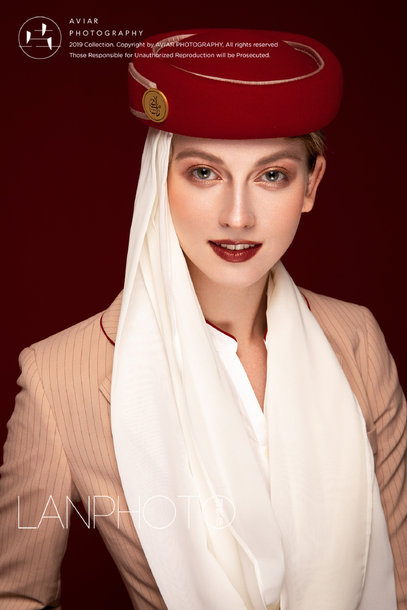 阿联酋空姐制服