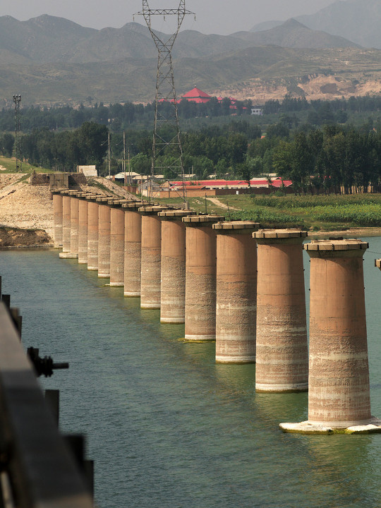 老桥的桥墩子 br />