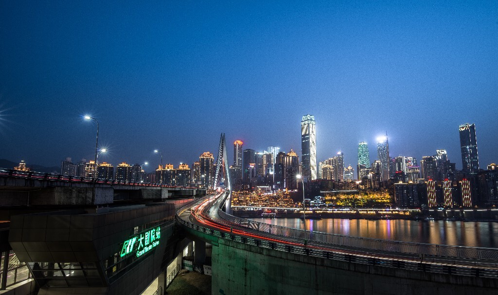 构图有点不科学。