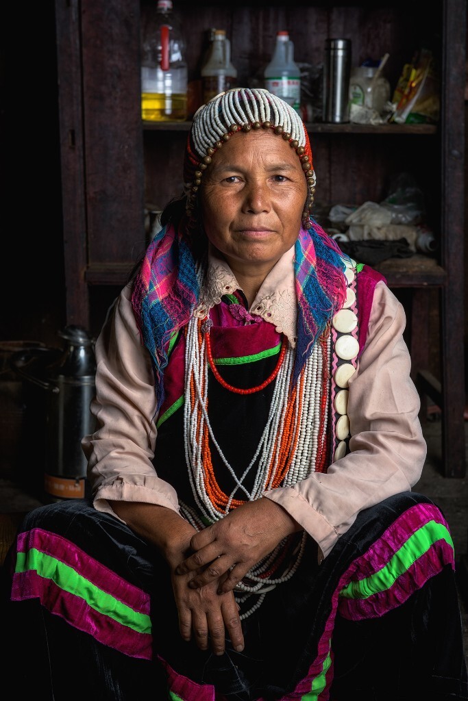 你四恒，她今年53岁，傈僳族，家住鹿马登乡赤洒底村娜来马朵小组，自幼信仰基督教。