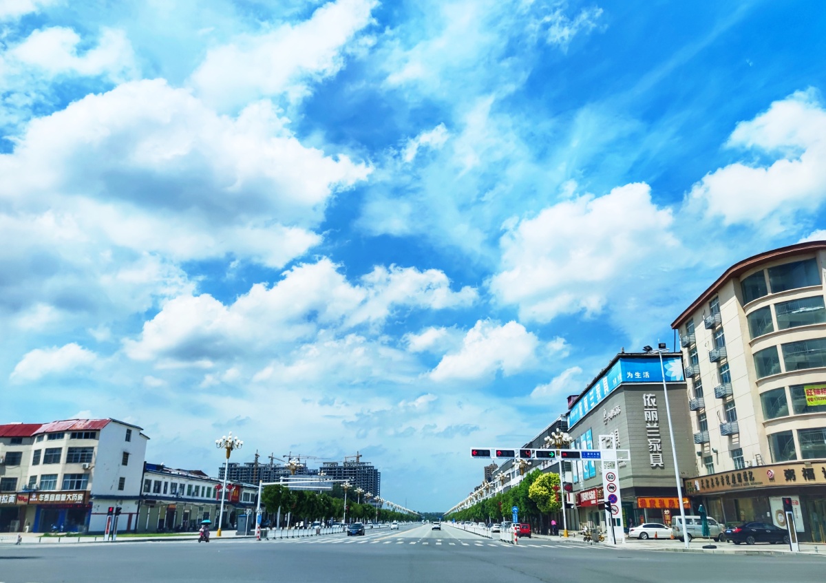 河南省驻马店市平舆县城市道路风光