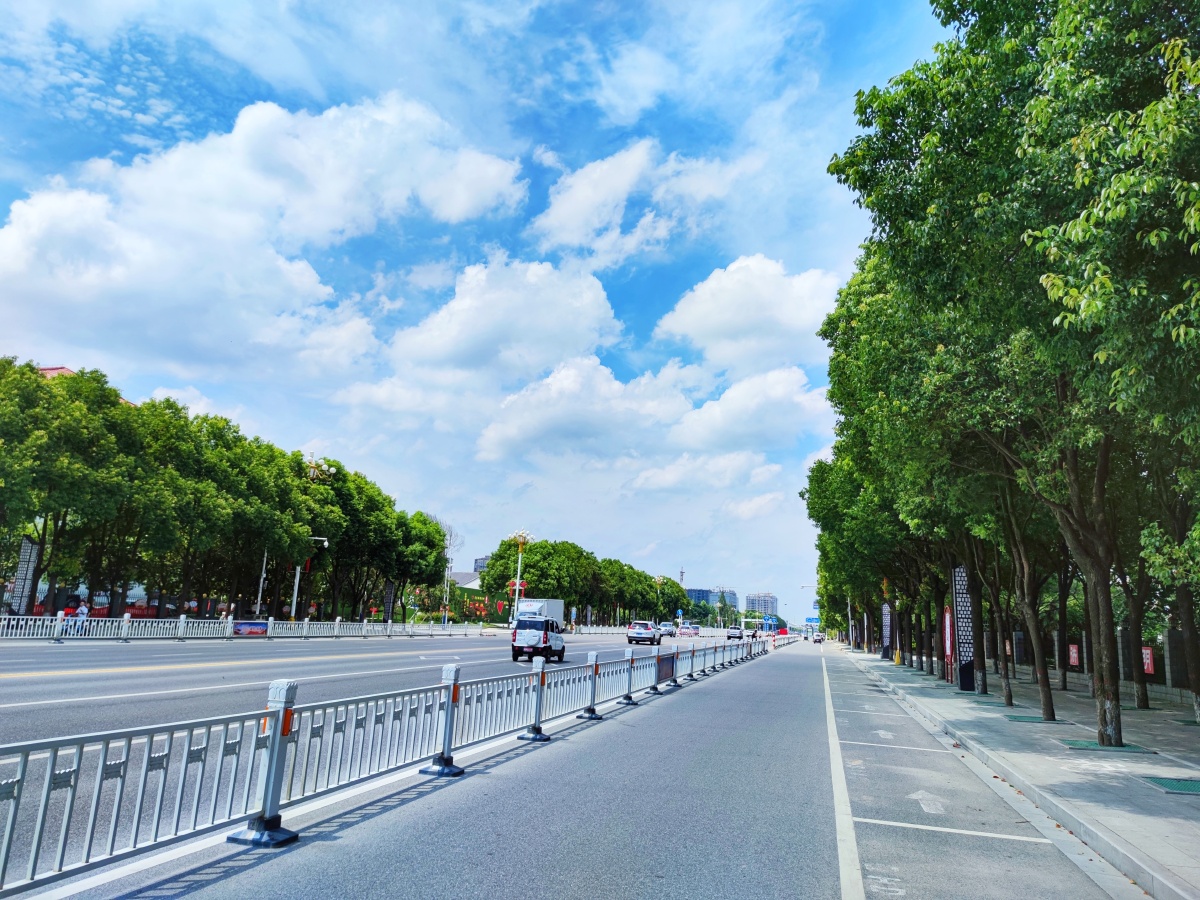 河南省驻马店市平舆县城市道路风光
