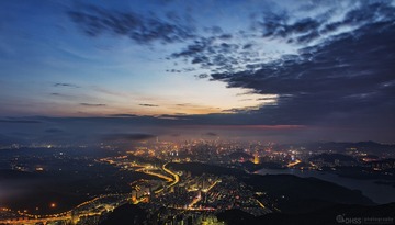 鹏城飞白