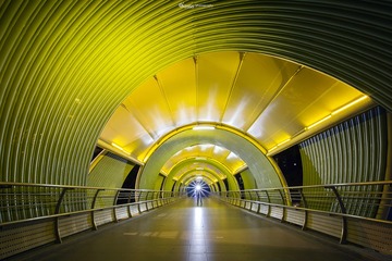 时空隧道