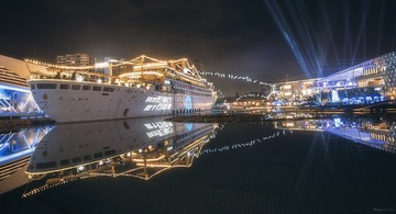 凌空飞渡