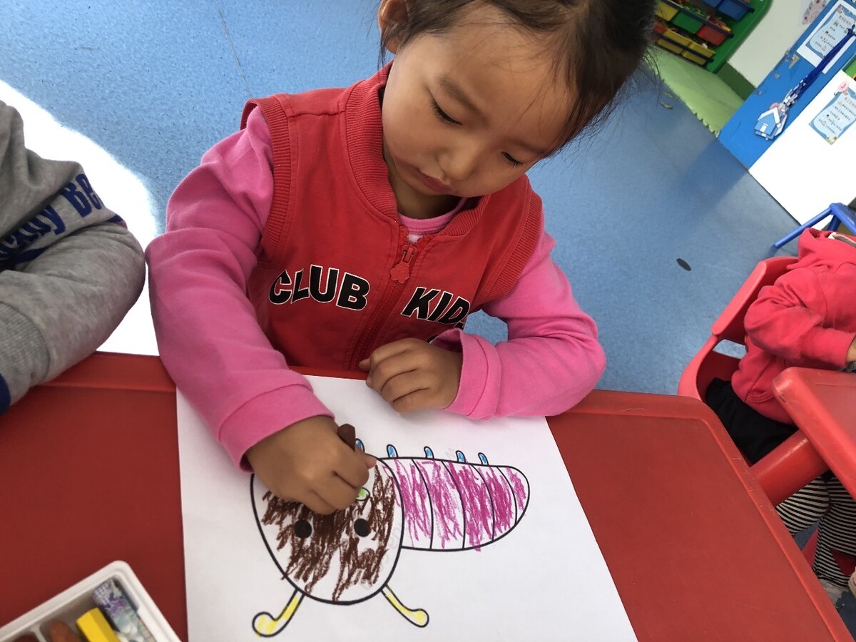幼儿园梳头发图片大全