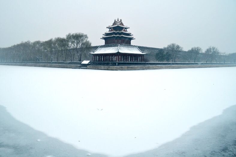 角楼。雪<br />
不止一次的拍角楼，四季各不同，最美还属冬季雪后。