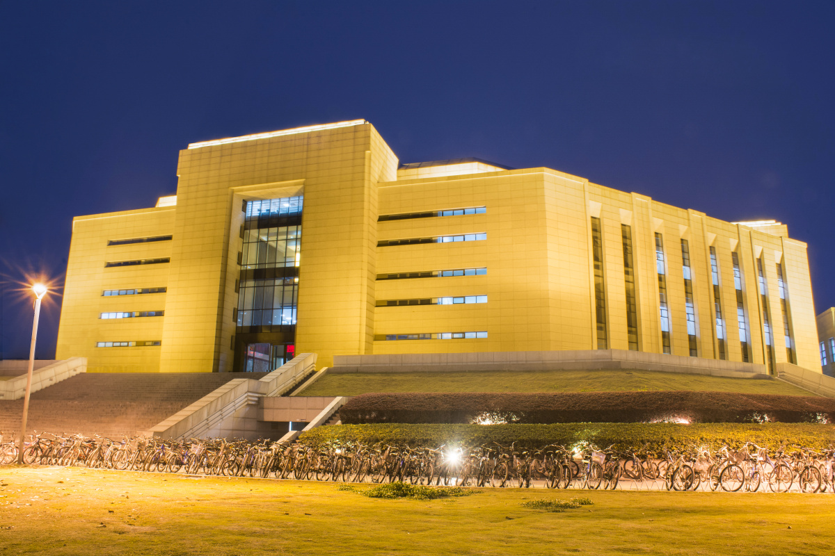电子科技大学图书馆夜景