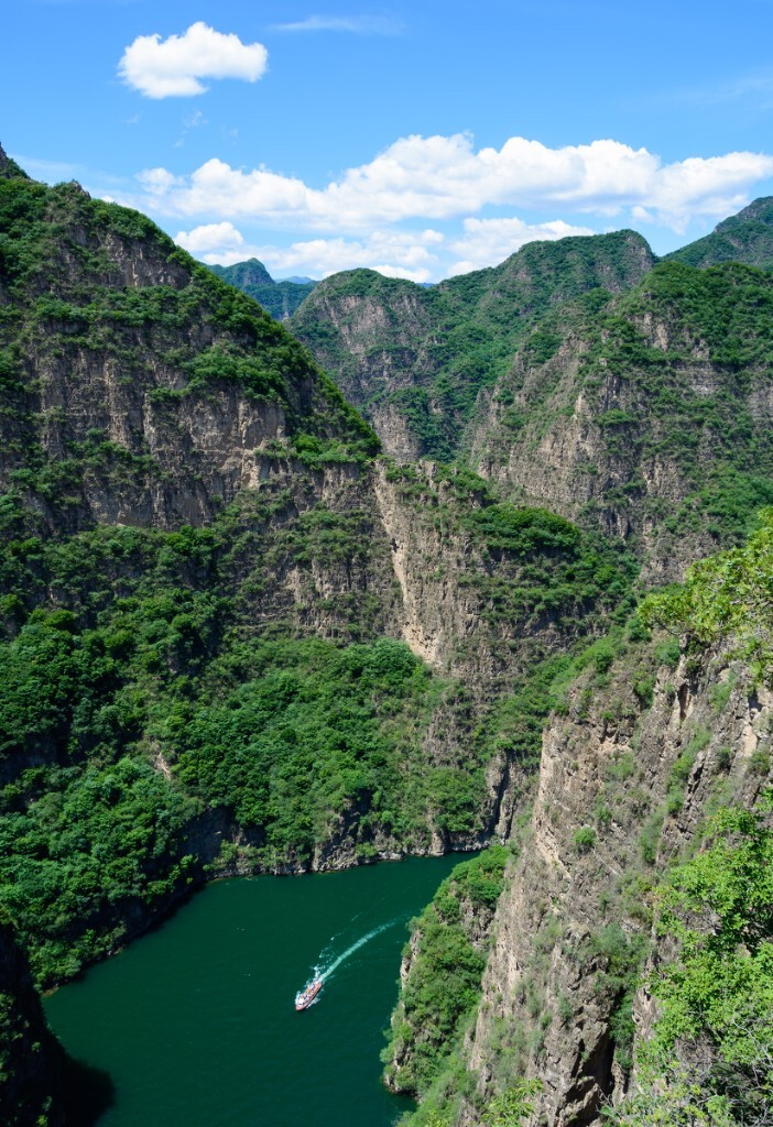 坐缆车上山看水