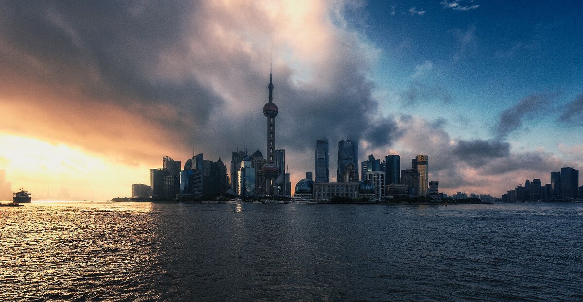 没有和三件套的比较，东珠意外好看了不少