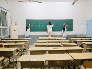 724995