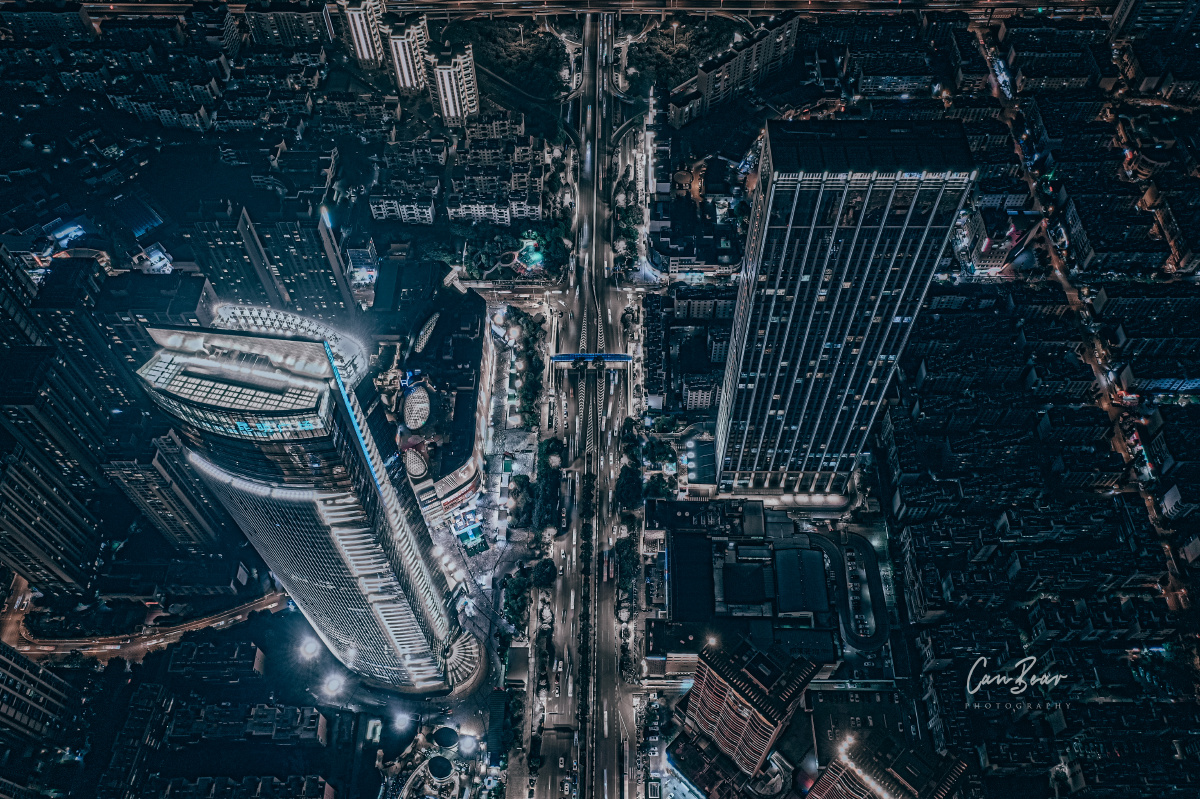 昆明同德广场迷离的夜,太清醒又怎么陶醉?