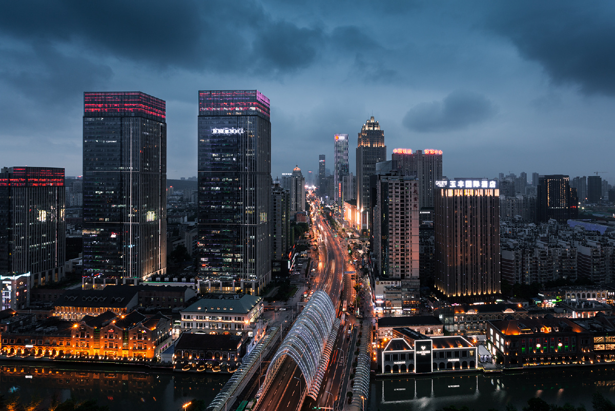 雨后汉街 - 赛幽 - 图虫网 - 最好的摄影师都在这