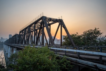 52252