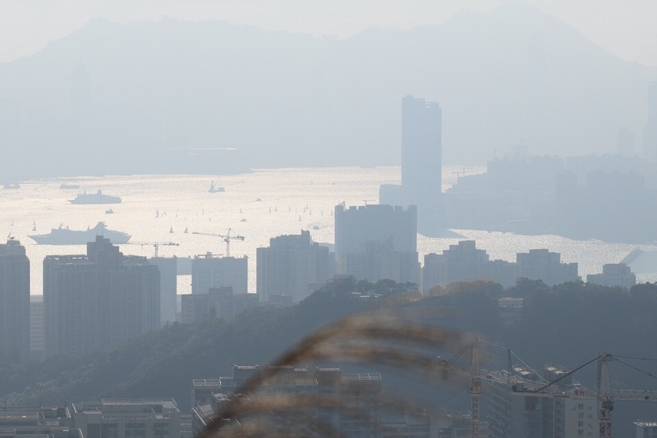 大上托山徑旁望維港景色