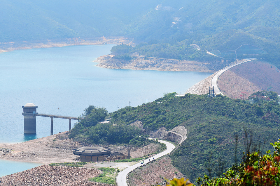 的弧形漮塘堤堰保良局北潭涌渡假爄弉房發記士多復興橋(北潭涌情人橋