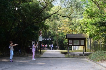 DSC_0001 水泉坳街直上經過作壆坑村再上一段柏油斜路到達慈沙古道入口
