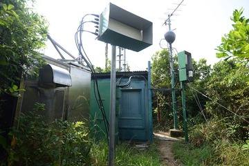 DSC_0042 離開天后古廟接郊遊徑上山便見到發射站
