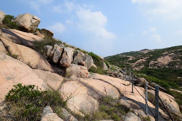 DSC_0084 山上有不少奇異石景