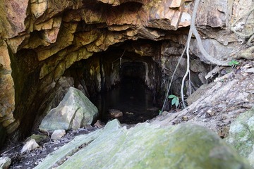 DSC_0079 位於山腳邊的神風洞 Kamikaze Cave