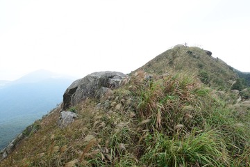 DSC_0076 沿山脊過象山