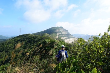 DSC_0029 前望大上托可清楚看見石礦場所造成的切面