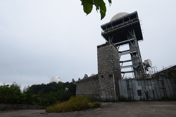 DSC_0072 位於畢架山副峰山頂的民航處筆架山進場著陸二次監測雷達站
