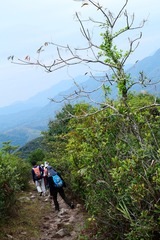 DSC_0088 離開船灣環湖山脊徐徐下山落下苗田
