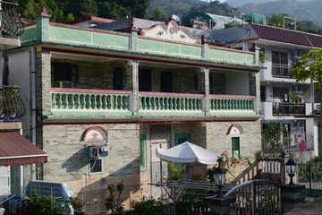 DSC_0005 大水坑村六號住宅外貌，屋頂是典型的中式瓦頂設計