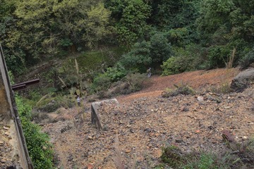 DSC_0256 礦石屑布滿礦沙坡